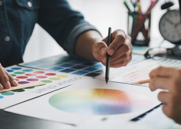 accompagnement réunion projets marketing communication publicité positionnement lancement de marque création logo imk&co agence communication B2B industrie Alsace Strasbourg