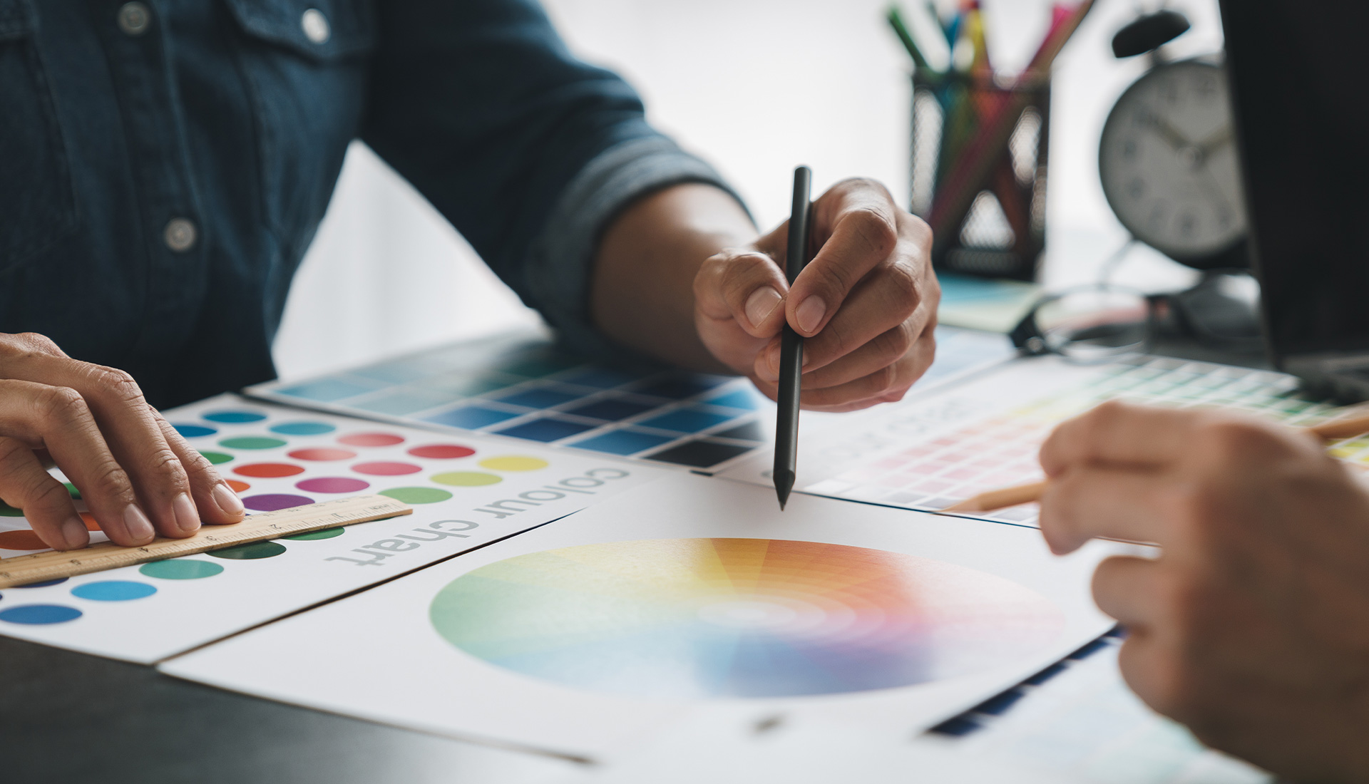 accompagnement réunion projets marketing communication publicité positionnement lancement de marque création logo imk&co agence communication B2B industrie Alsace Strasbourg